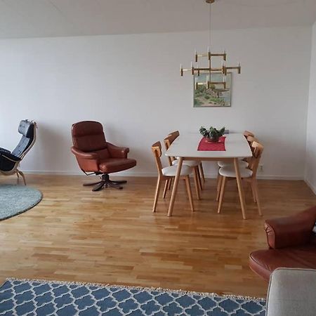 Modern villa i Arild med spektakulär havsutsikt. Exteriör bild